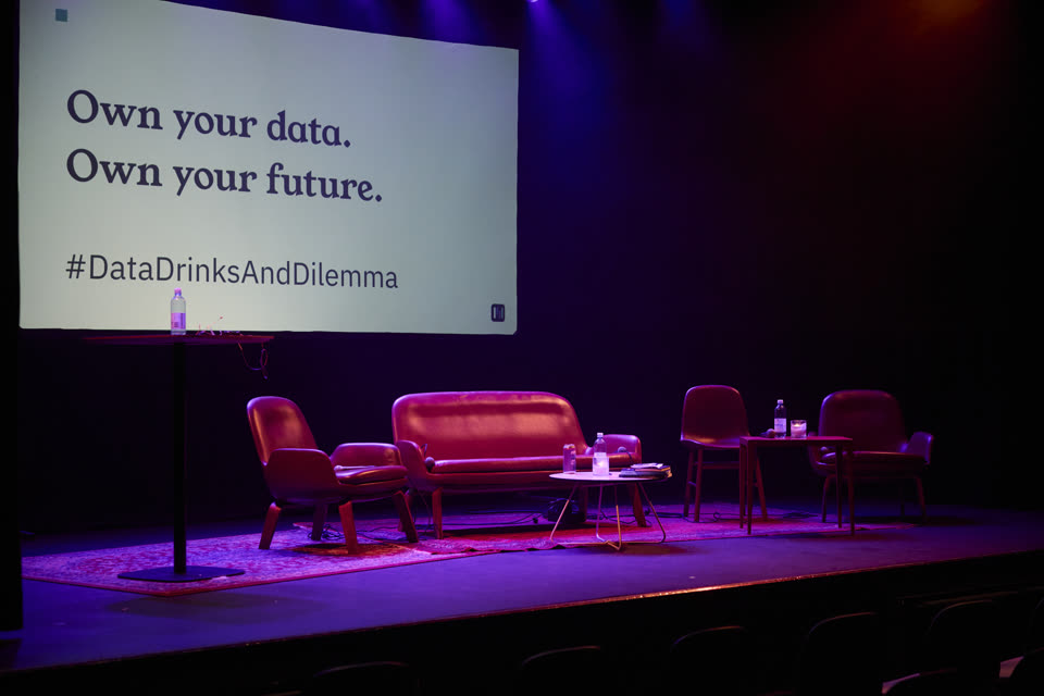 Stemning fra en Data, Drinks & Dilemma-salon